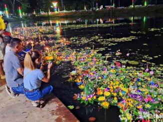 Loy Krathong Fest in der Provinz Kabin Buri