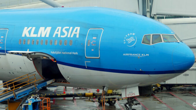 Welche Flughäfen bieten Direktflüge nach Bangkok?
