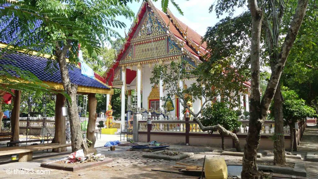 Versammlungs-und Gebetshalle (Wihan) in der Tempelanlage Wat Pho Bang Khla